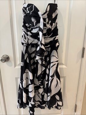 White House Black Market Black & White Strapless Floral Cocktail Dress
